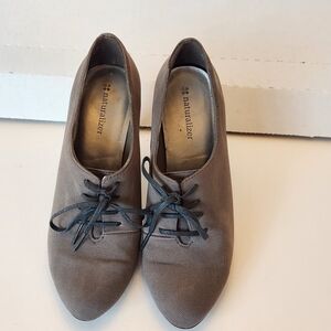 Naturalizer Lace-Up Oxford Boots in Brown Taupe